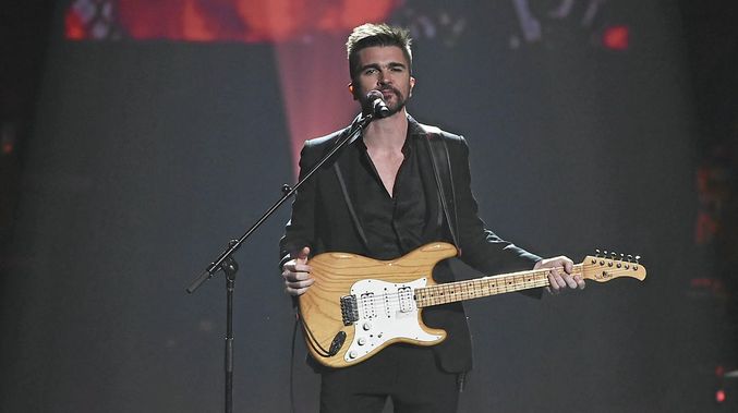 Juanes at FivePoint Amphitheatre